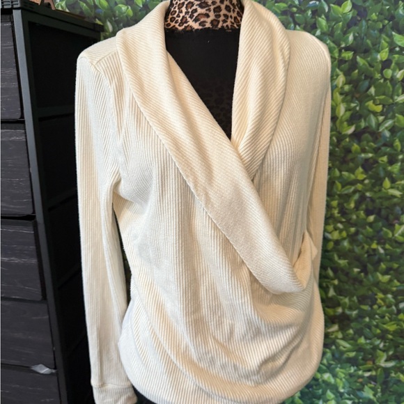 Lands' End Cream Sweaterp55 - Picture 1 of 4